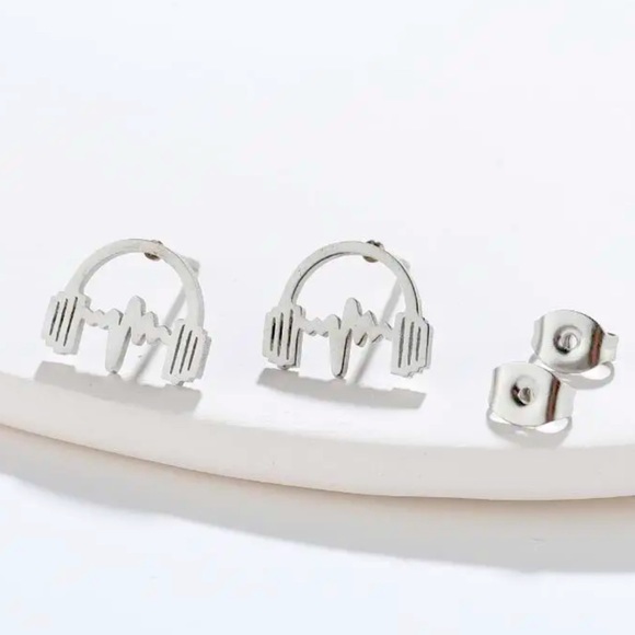 NWT titanium steel stud earrings - Picture 4 of 6